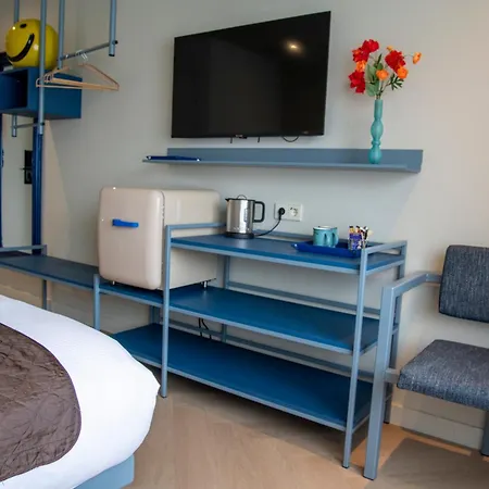 Hotel Boutique Herbergh Amsterdam Airport Free Parking Badhoevedorp