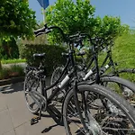 Hotell Boutique Herbergh Amsterdam Airport Free Parking 3*