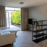 Boutique Herbergh Amsterdam Airport Free Parking 3*