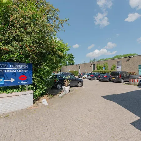 Boutique Herbergh Amsterdam Airport Free Parking מלון