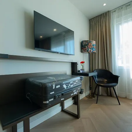 Boutique Herbergh Amsterdam Airport Free Parking Hotel 3*