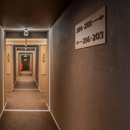 Hotel Boutique Herbergh Amsterdam Airport Free Parking 3*