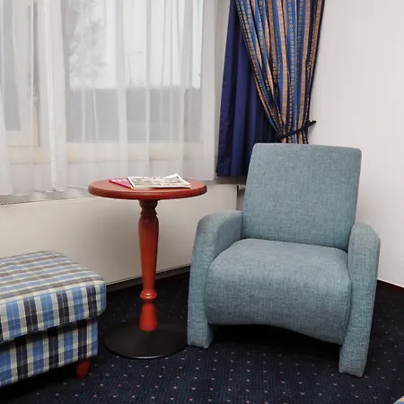 호텔 Boutique Herbergh Amsterdam Airport Free Parking 3*
