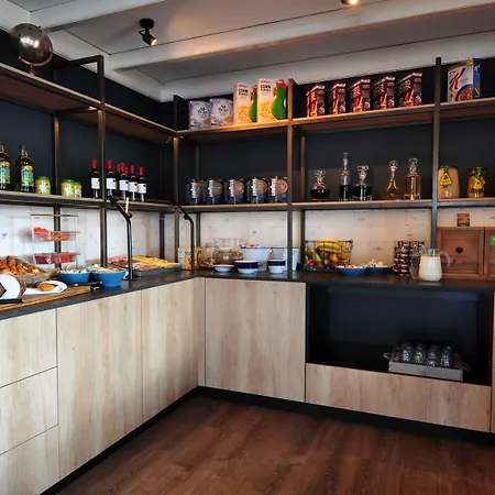 Boutique Herbergh Amsterdam Airport Free Parking Hotell 3*