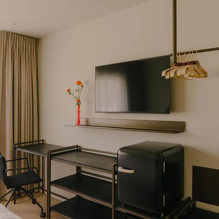 Boutique Herbergh Amsterdam Airport Free Parking מלון 3*