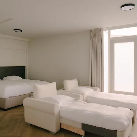 Boutique Herbergh Amsterdam Airport Free Parking 3*