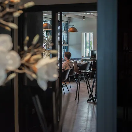 Boutique Herbergh Amsterdam Airport Free Parking 3*