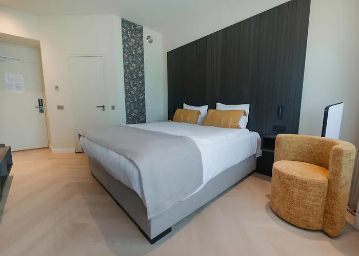 Hotel Boutique Herbergh Amsterdam Airport Free Parking 3*