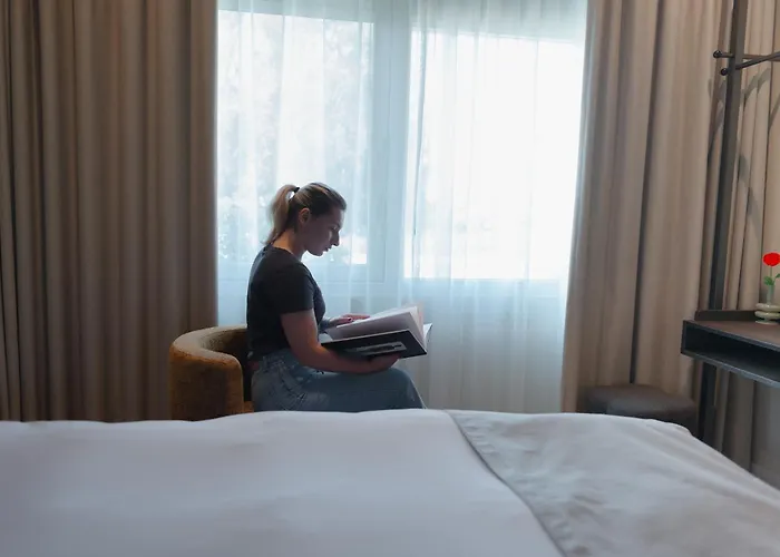 Herbergh Amsterdam Airport 3*