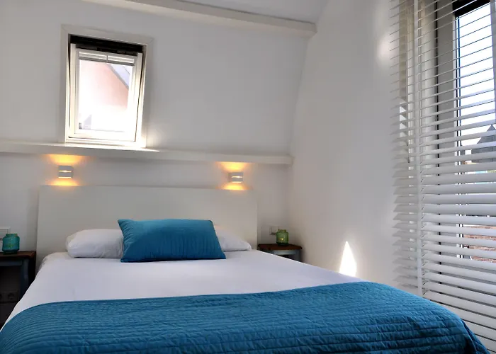 Herbergh Amsterdam Airport Hotel