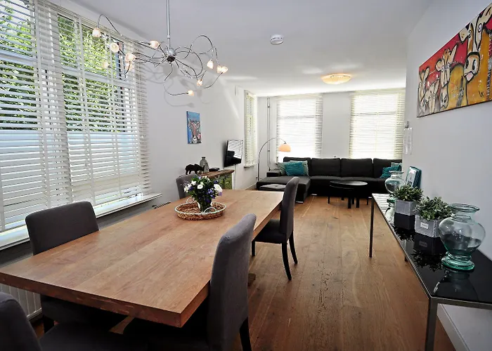 Boutique Herbergh Amsterdam Airport Free Parking 3*