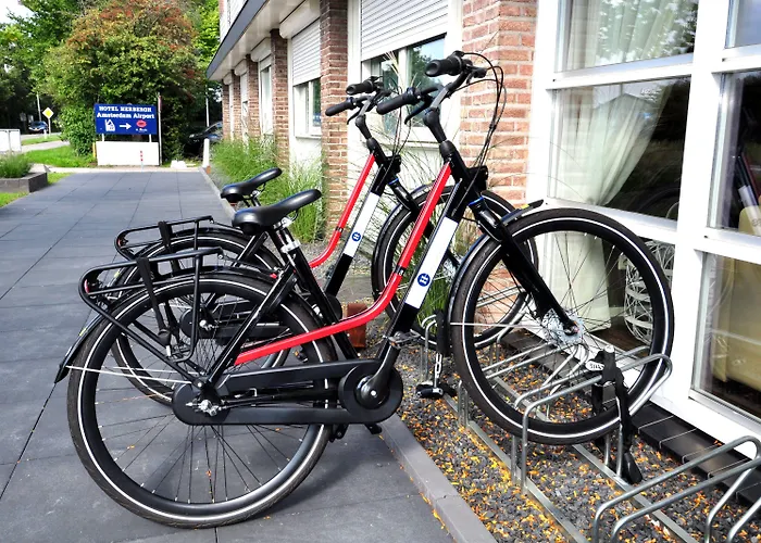 Hotel Herbergh Amsterdam Airport 3*