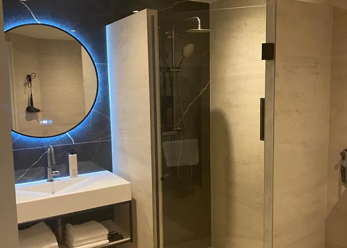 Hotel Boutique Herbergh Amsterdam Airport Free Parking Badhoevedorp