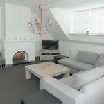 Boutique Herbergh Amsterdam Airport Free Parking Отель 3*