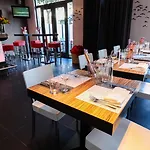 Отель Boutique Herbergh Amsterdam Airport Free Parking