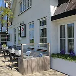 Отель Boutique Herbergh Amsterdam Airport Free Parking