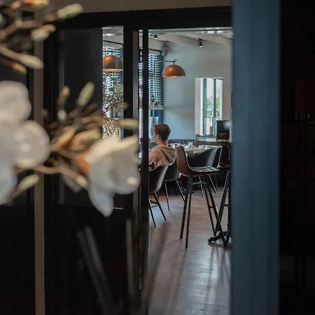 מלון Boutique Herbergh Amsterdam Airport Free Parking