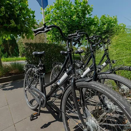 Hotel Boutique Herbergh Amsterdam Airport Free Parking 3*