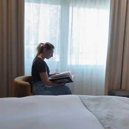 Boutique Herbergh Amsterdam Airport Free Parking 3*