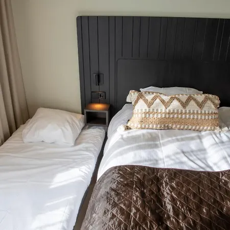 Boutique Herbergh Amsterdam Airport Free Parking 3*